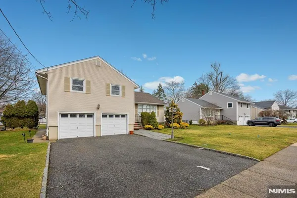 $4,750 | 327 Webster Drive, New Milford, NJ 07646