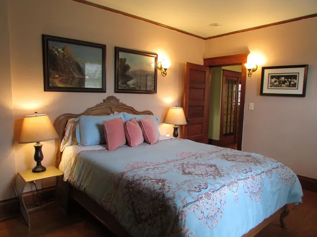 $1,675 | 1611 1/2 Hammond Avenue, Superior, WI 54880