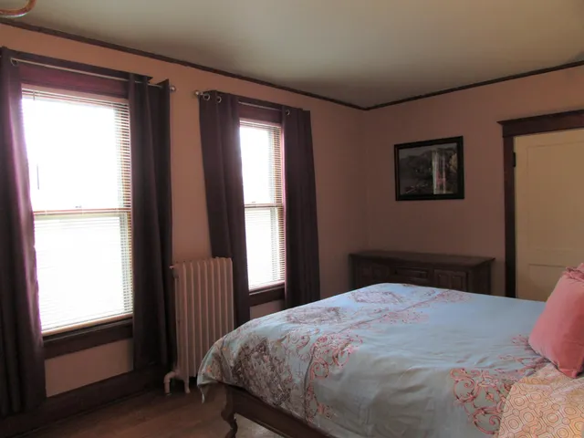 $1,675 | 1611 1/2 Hammond Avenue, Superior, WI 54880