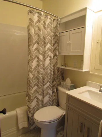 $1,675 | 1611 1/2 Hammond Avenue, Superior, WI 54880