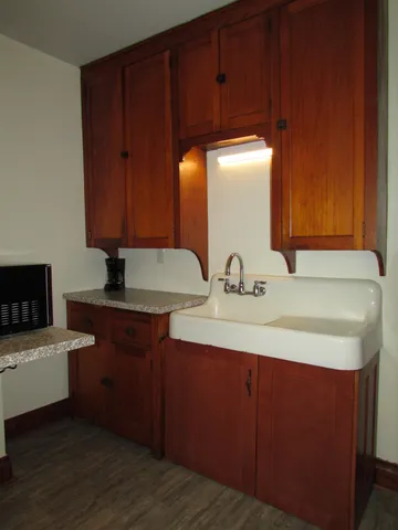 $1,675 | 1611 1/2 Hammond Avenue, Superior, WI 54880