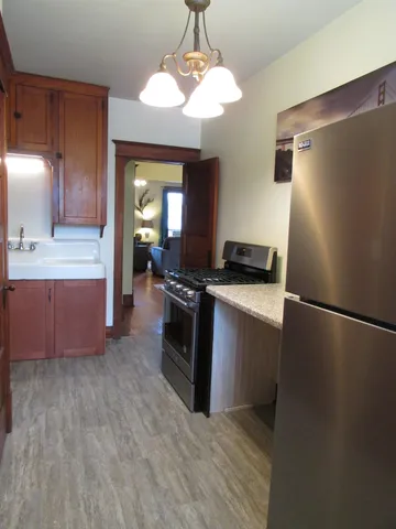 $1,675 | 1611 1/2 Hammond Avenue, Superior, WI 54880