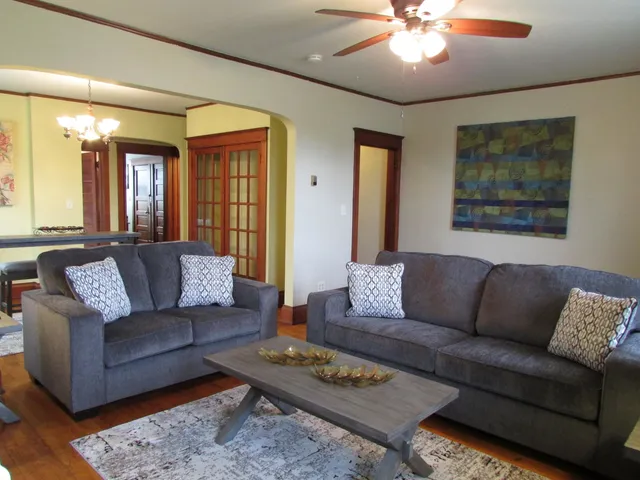 $1,675 | 1611 1/2 Hammond Avenue, Superior, WI 54880