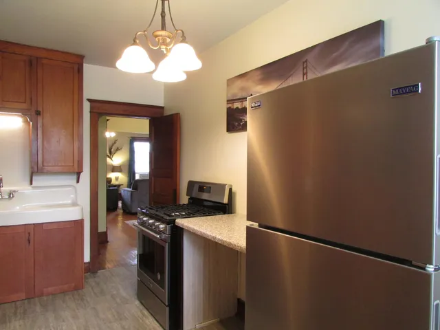 $1,675 | 1611 1/2 Hammond Avenue, Superior, WI 54880