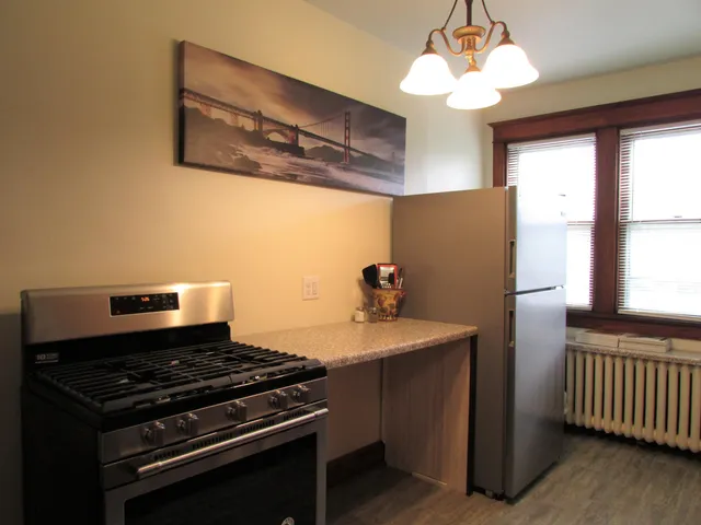 $1,675 | 1611 1/2 Hammond Avenue, Superior, WI 54880