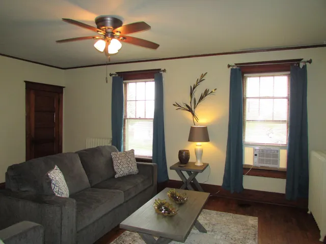 $1,675 | 1611 1/2 Hammond Avenue, Superior, WI 54880