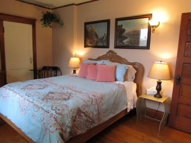 $1,675 | 1611 1/2 Hammond Avenue, Superior, WI 54880