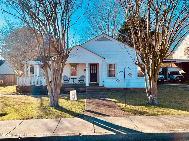 $159,900 | 403 North Van Buren Street, Carthage, MS 39051