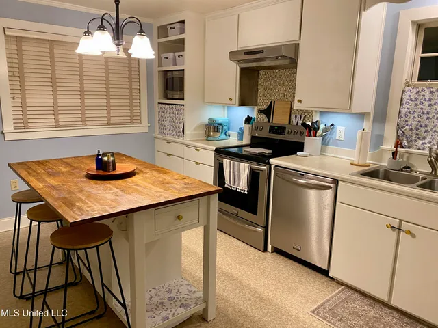 $159,900 | 403 North Van Buren Street, Carthage, MS 39051