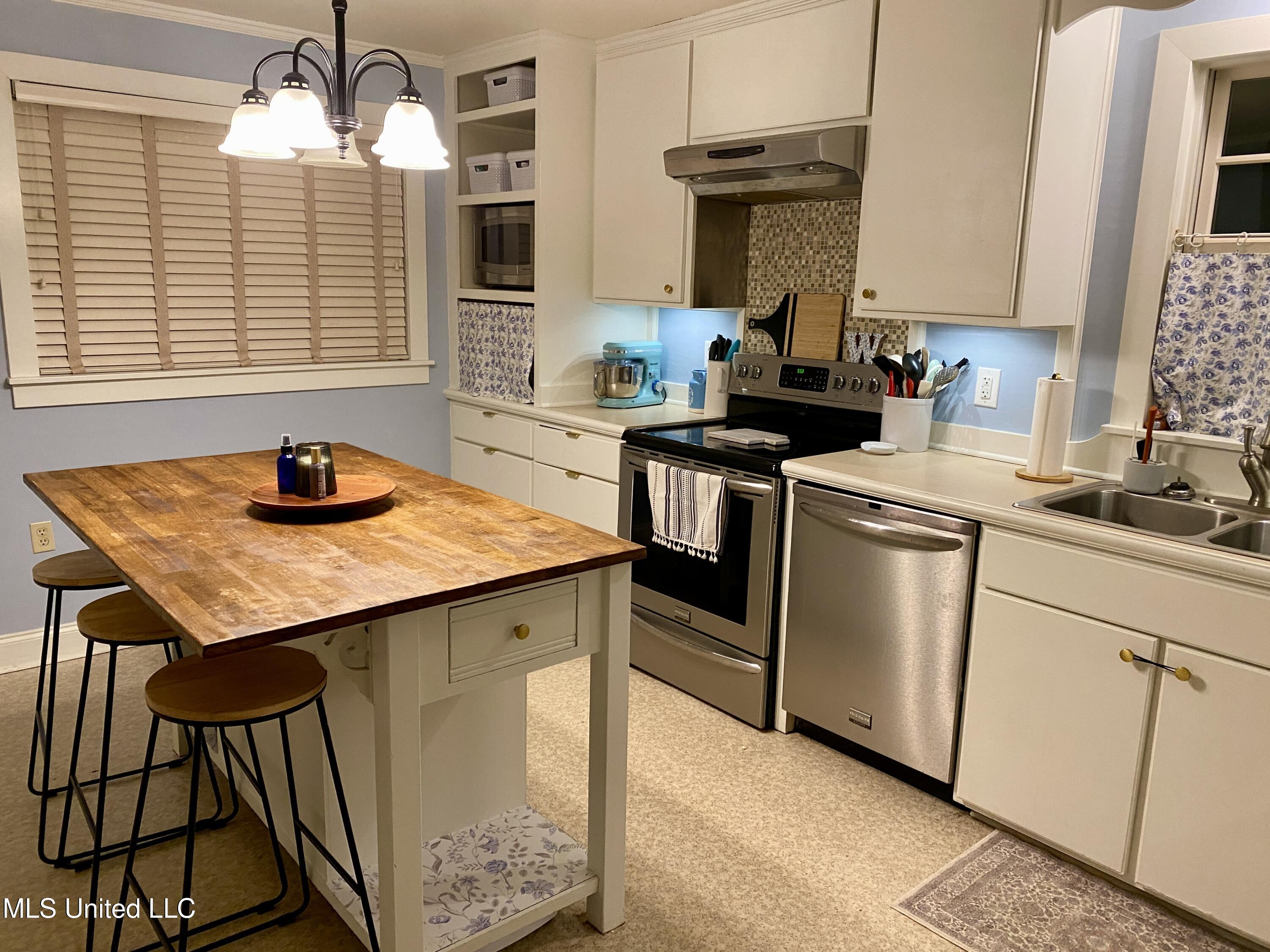 403 North Van Buren Street Carthage, MS 39051 - Photo 15 of 43 IMG_1593