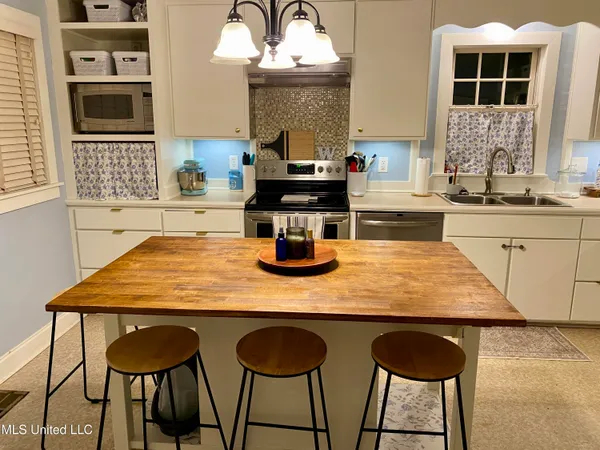 $159,900 | 403 North Van Buren Street, Carthage, MS 39051