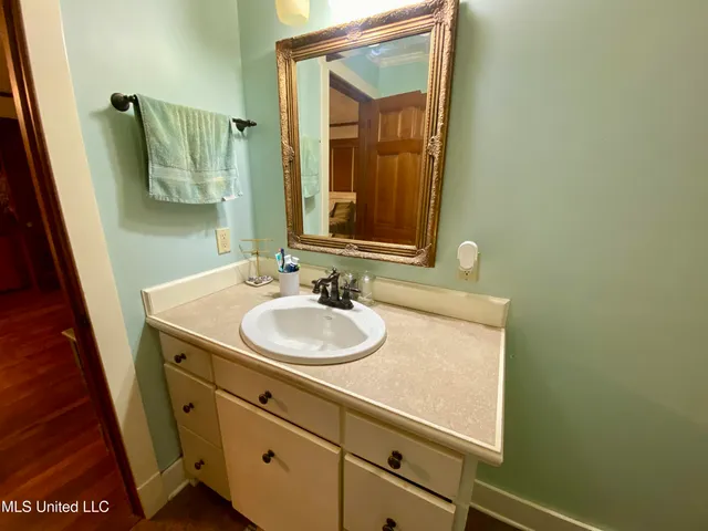 $159,900 | 403 North Van Buren Street, Carthage, MS 39051