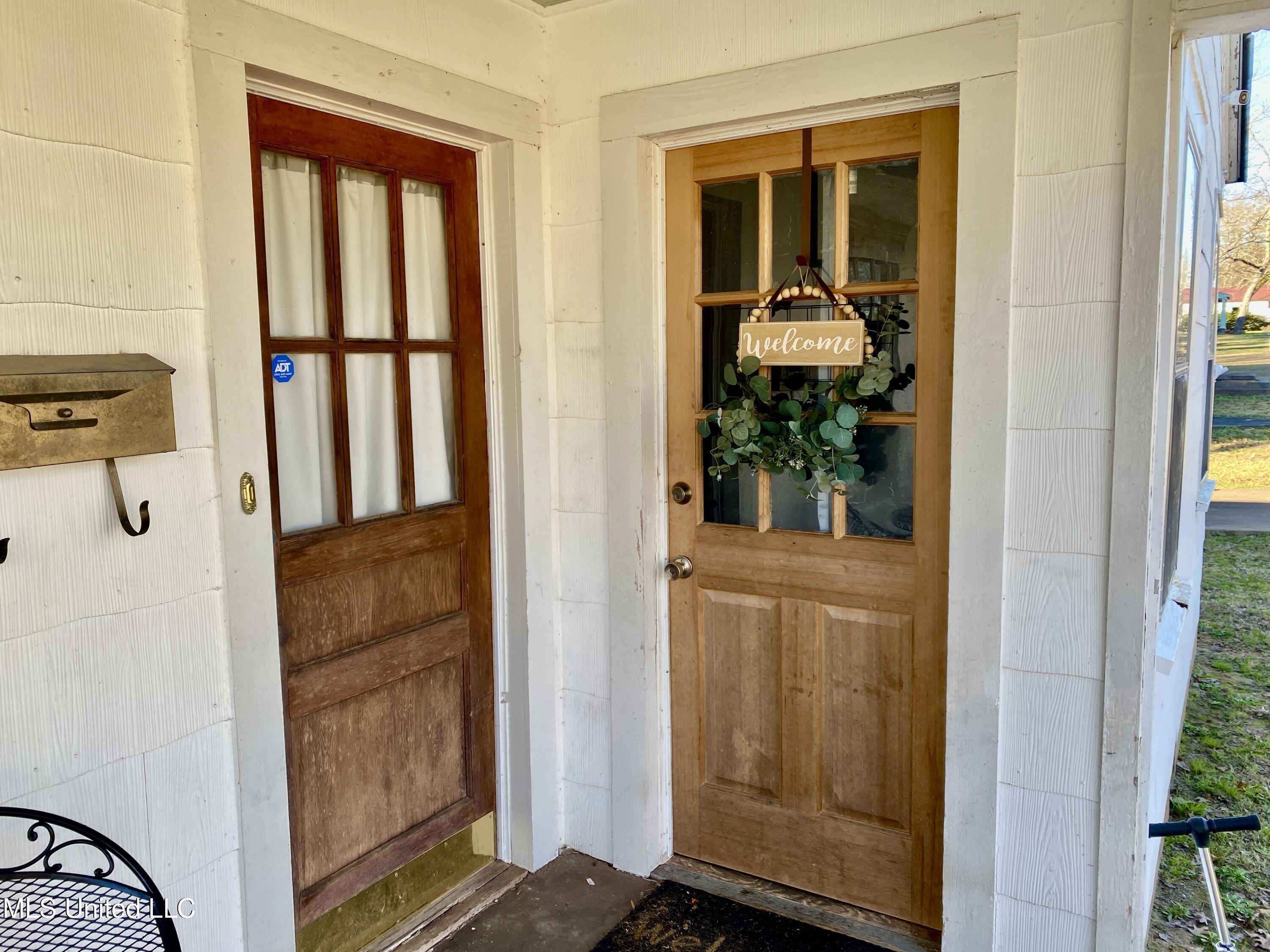 403 North Van Buren Street Carthage, MS 39051 - Photo 4 of 43 IMG_1612