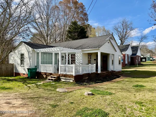 $159,900 | 403 North Van Buren Street, Carthage, MS 39051