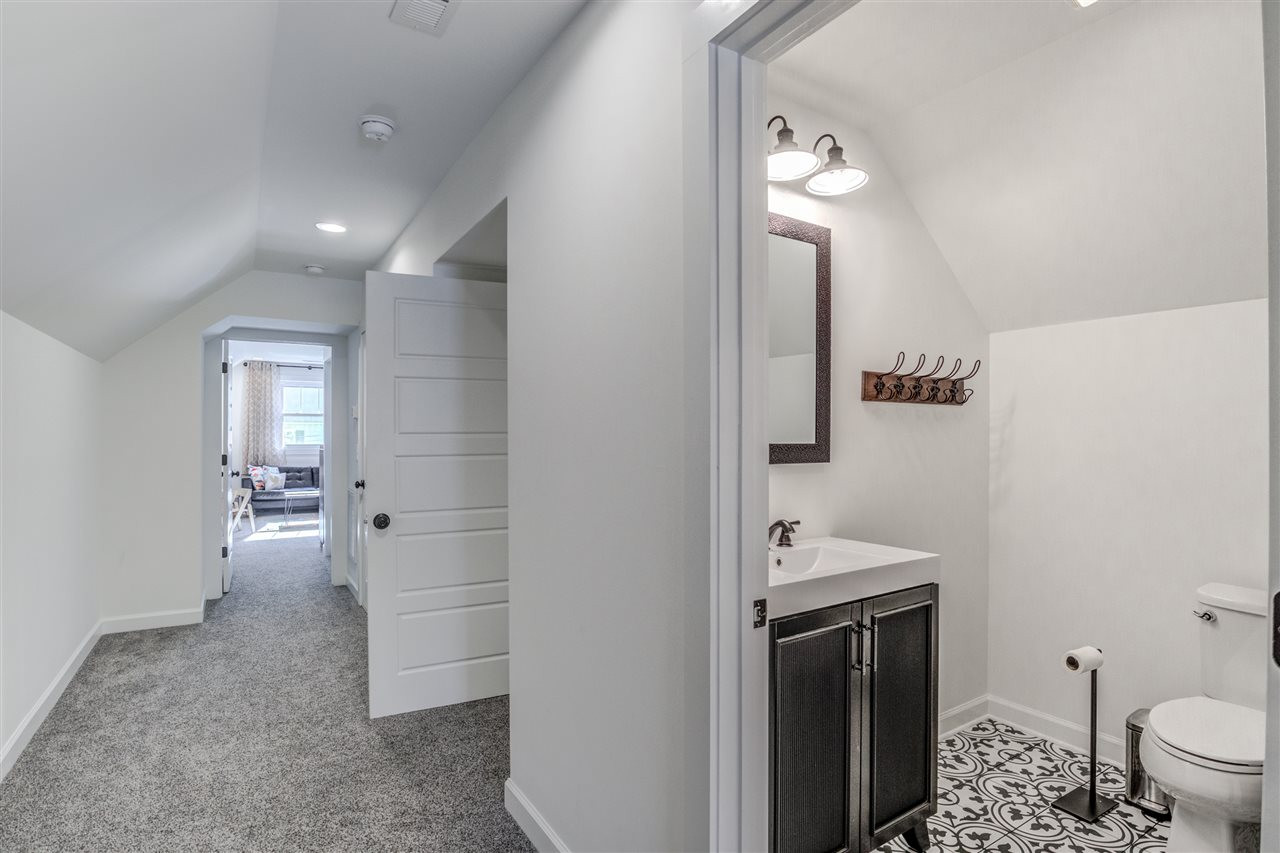 521 Mial Street Raleigh, NC 27608 - Photo 25 of 30 Upstairs Full Bathroom