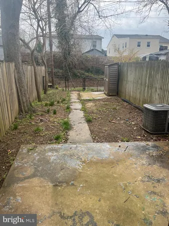 $2,595 | 409 Laverne Avenue, Alexandria, VA 22305