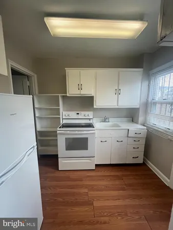 $2,595 | 409 Laverne Avenue, Alexandria, VA 22305