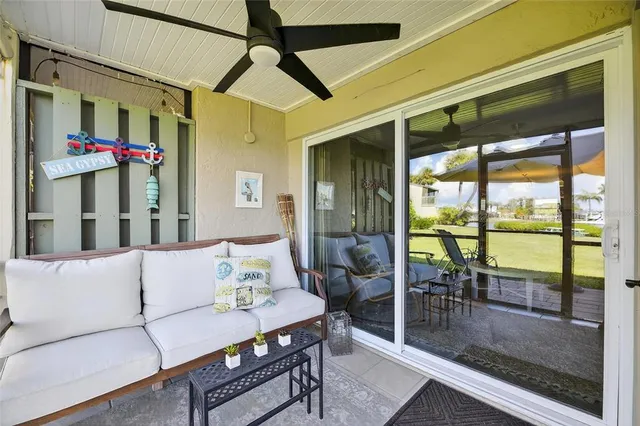 $298,500 | 1028 Apollo Beach Boulevard, Unit 114, Apollo Beach, FL 33572