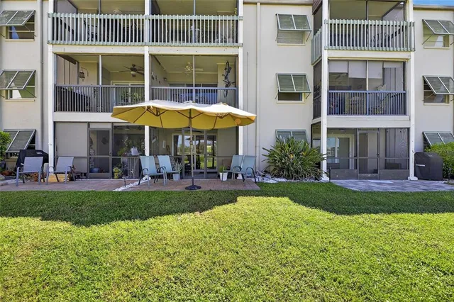 $298,500 | 1028 Apollo Beach Boulevard, Unit 114, Apollo Beach, FL 33572