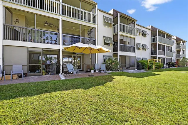 $298,500 | 1028 Apollo Beach Boulevard, Unit 114, Apollo Beach, FL 33572
