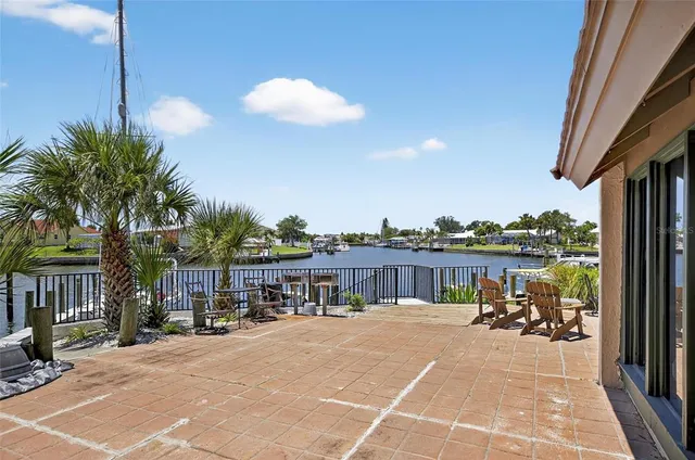 $298,500 | 1028 Apollo Beach Boulevard, Unit 114, Apollo Beach, FL 33572