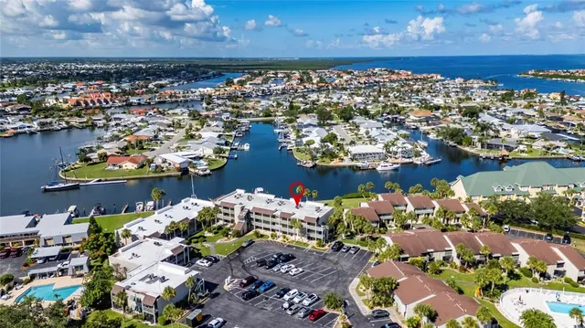 $298,500 | 1028 Apollo Beach Boulevard, Unit 114, Apollo Beach, FL 33572