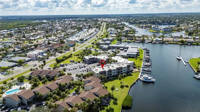 $298,500 | 1028 Apollo Beach Boulevard, Unit 114, Apollo Beach, FL 33572