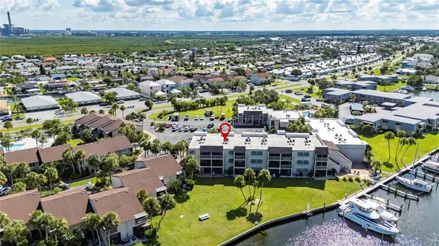$298,500 | 1028 Apollo Beach Boulevard, Unit 114, Apollo Beach, FL 33572