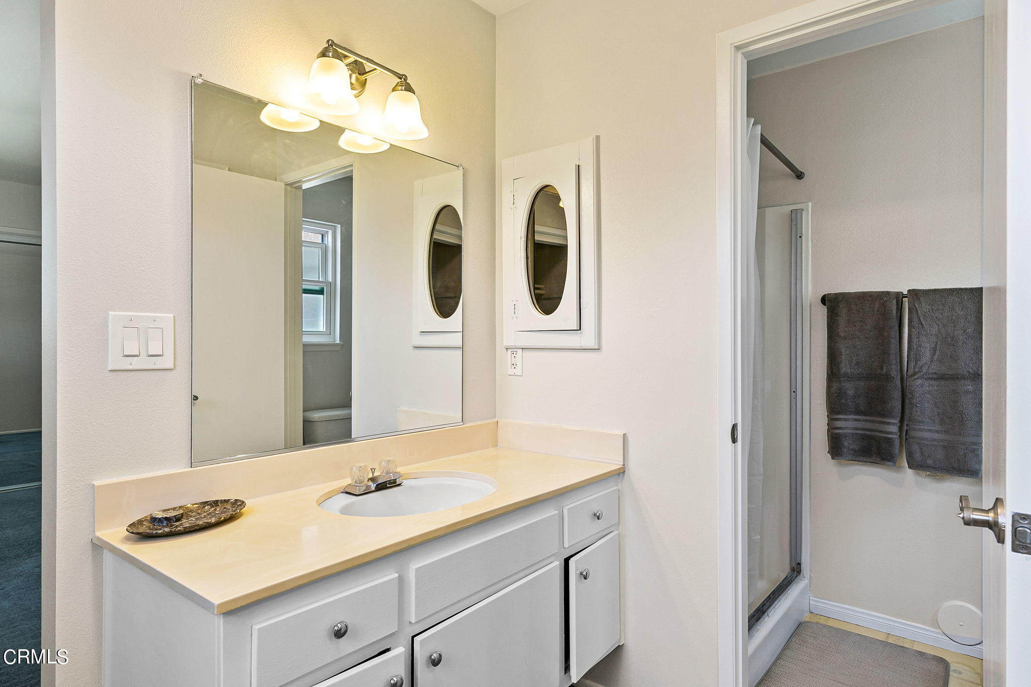 1201 Astoria Place Oxnard, CA 93030 - Photo 19 of 25 Master Bath