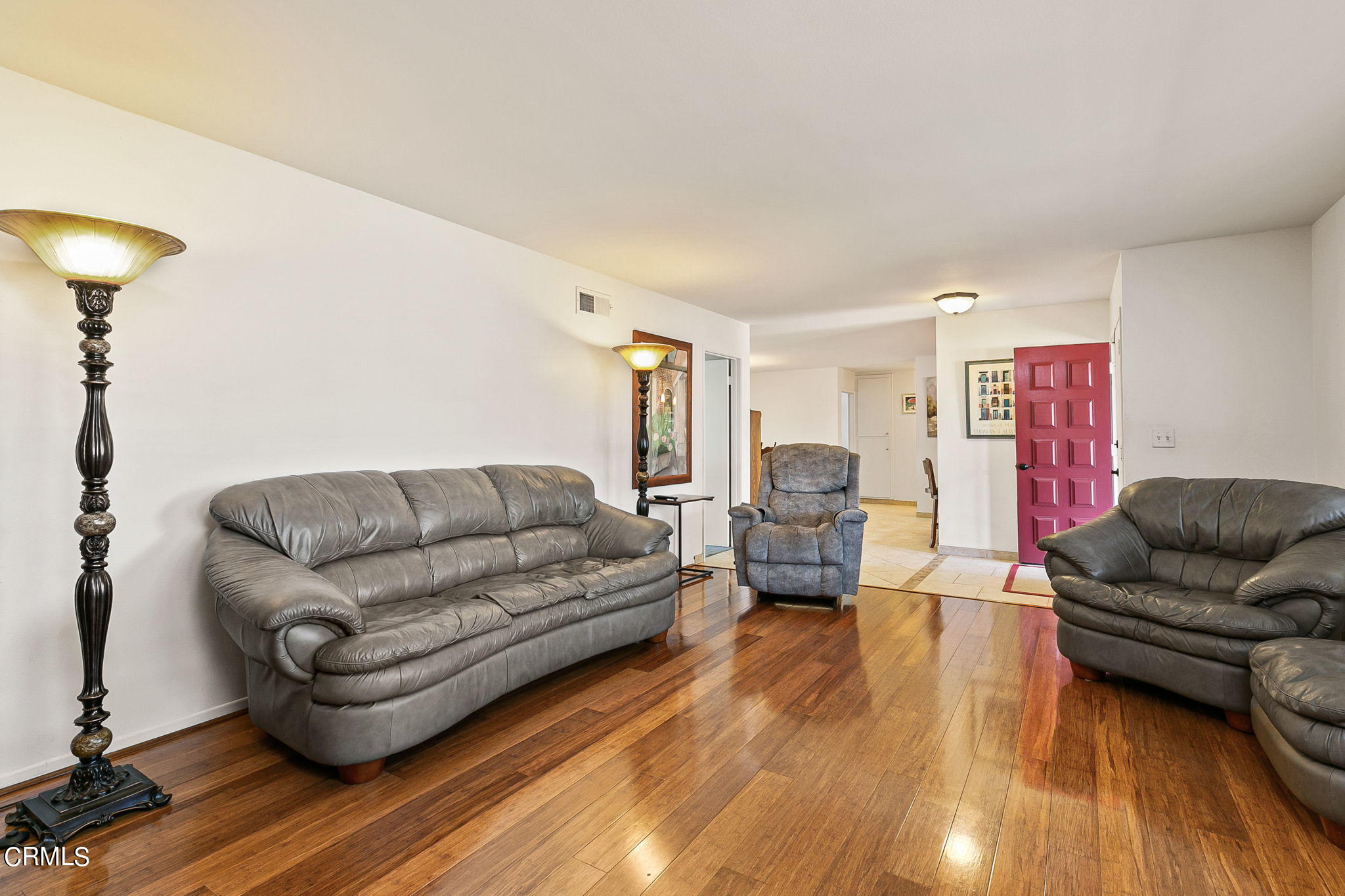 1201 Astoria Place Oxnard, CA 93030 - Photo 10 of 25 Living Room