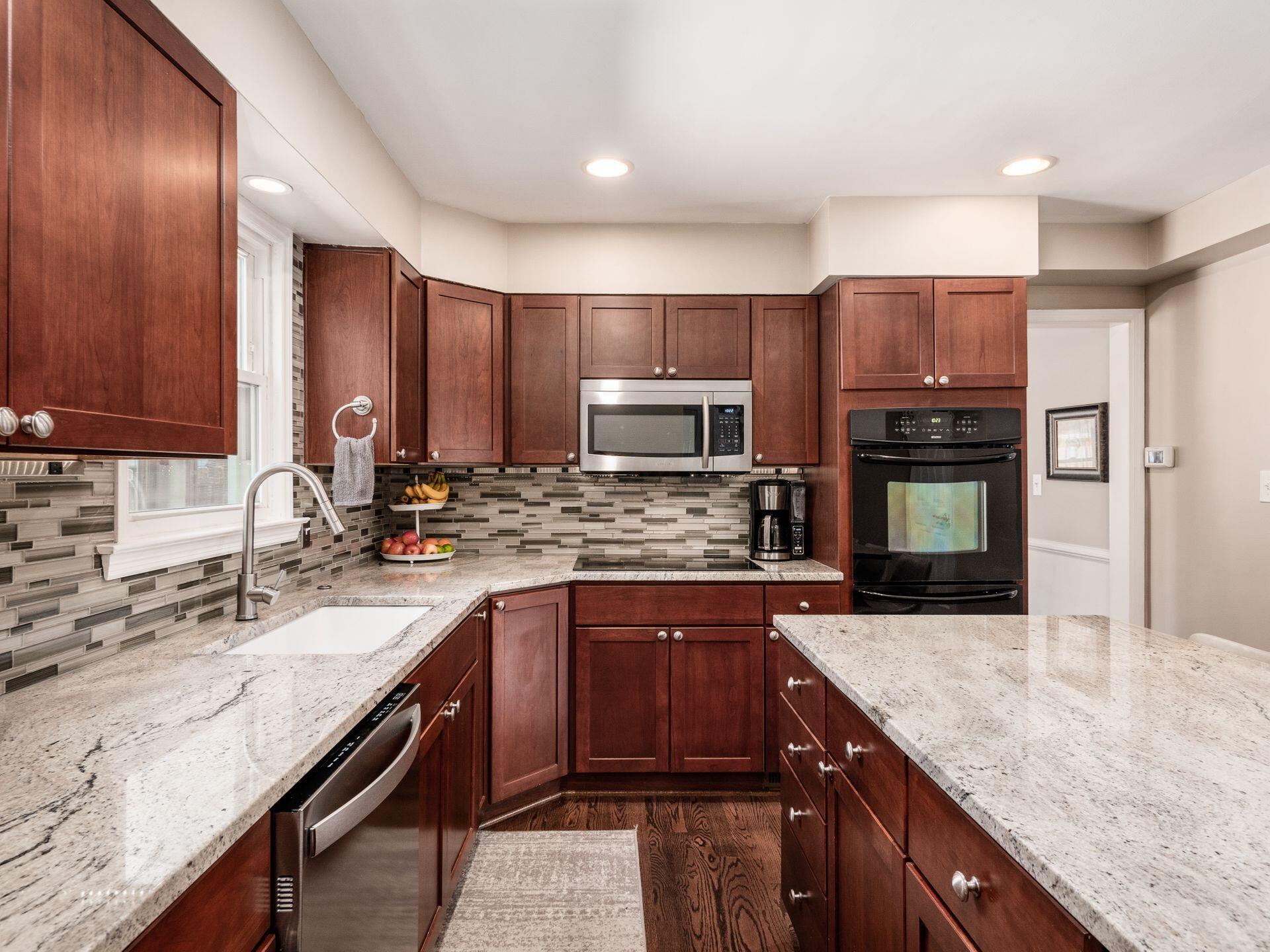 2801 Welsford Road Columbus, OH 43221 - Photo 25 of 47 026_7cf6b_A 2801 Welsford 046