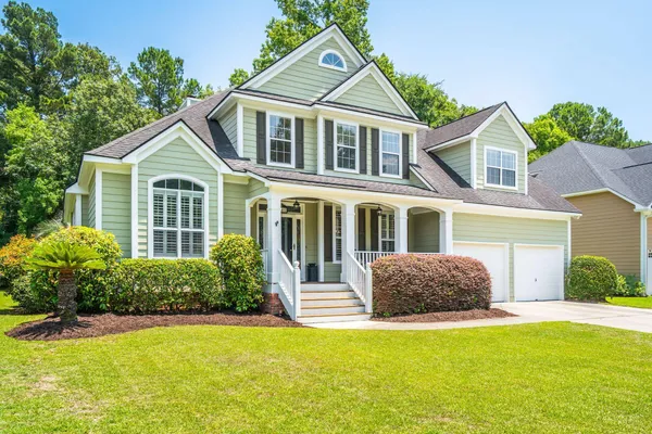 $1,175,000 | 2765 Victoria Lake Drive, Mount Pleasant, SC 29466
