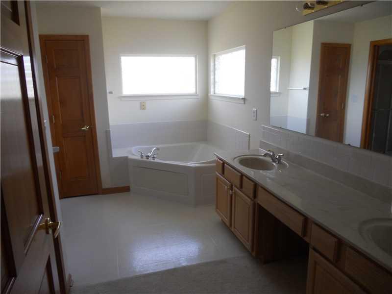 8103 Mathews Road Indianapolis, IN 46259 - Photo 9 of 17 Gallery Image 9