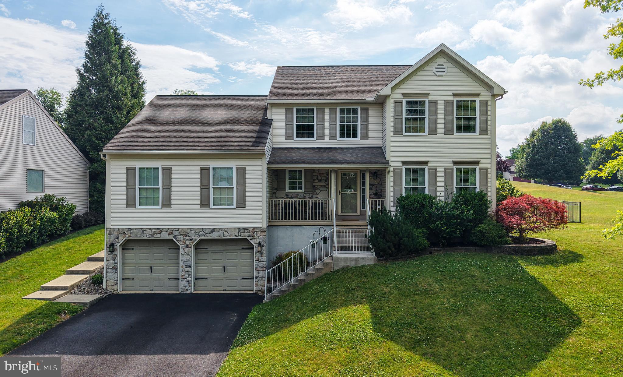 425 Sensen Road Wernersville, PA 19565 - Photo 2 of 67