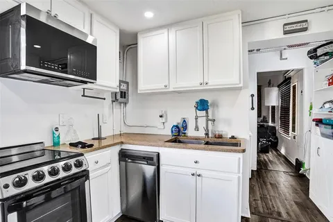 $438,000 | 4611 Northwest 12th Drive, Deerfield Beach, FL 33064