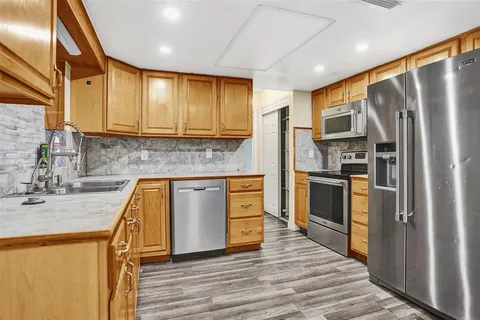 $438,000 | 4611 Northwest 12th Drive, Deerfield Beach, FL 33064