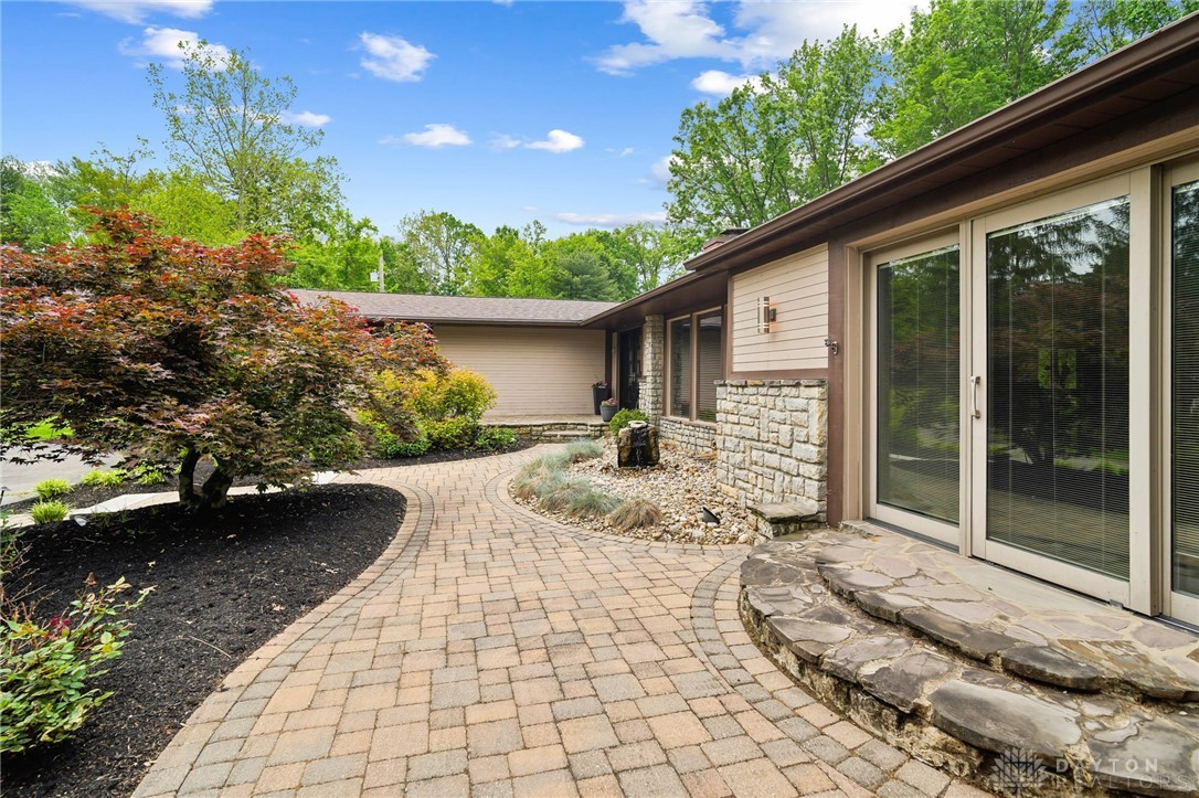 9161 Clyo Road Dayton, OH 45458 - Photo 8 of 82 Gallery Image 8