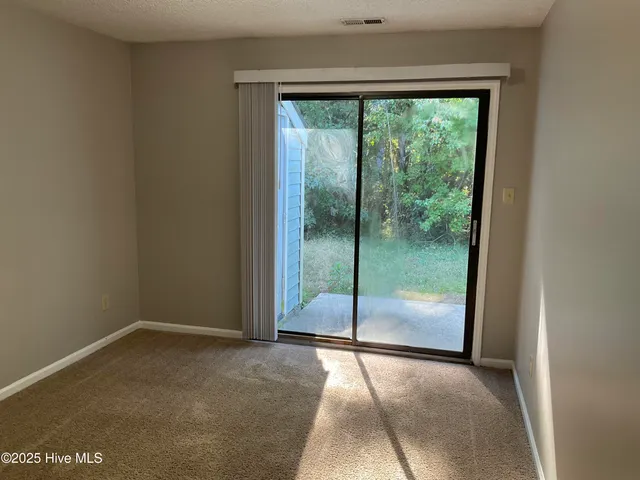 $975 | 132 Marlene Drive, Jacksonville, NC 28546