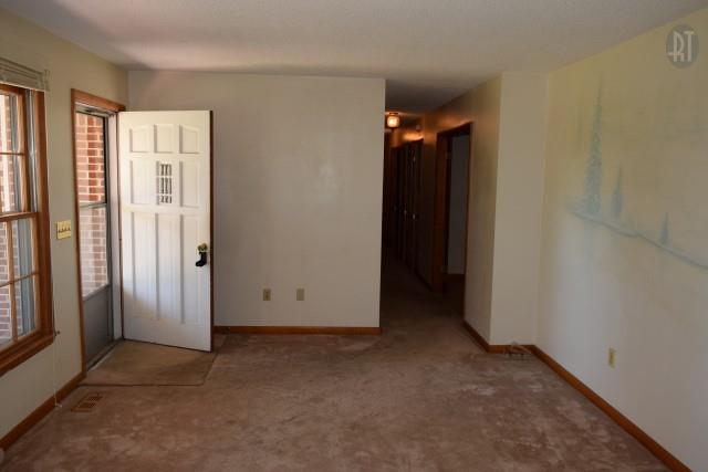 1556 Roberts Ridge Road Manchester, TN 37355 - Photo 2 of 16 Living room