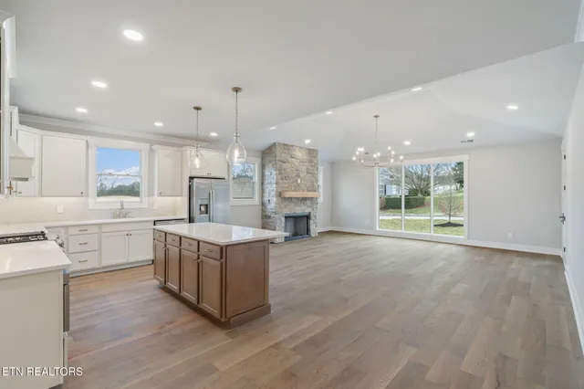 $750,000 | 204 Goldcrest Drive, Vonore, TN 37885