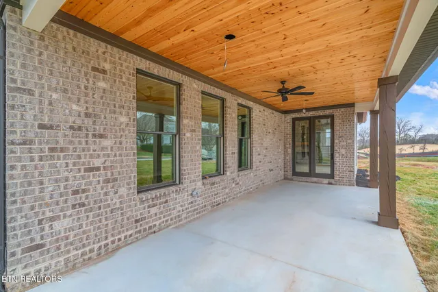 $750,000 | 204 Goldcrest Drive, Vonore, TN 37885