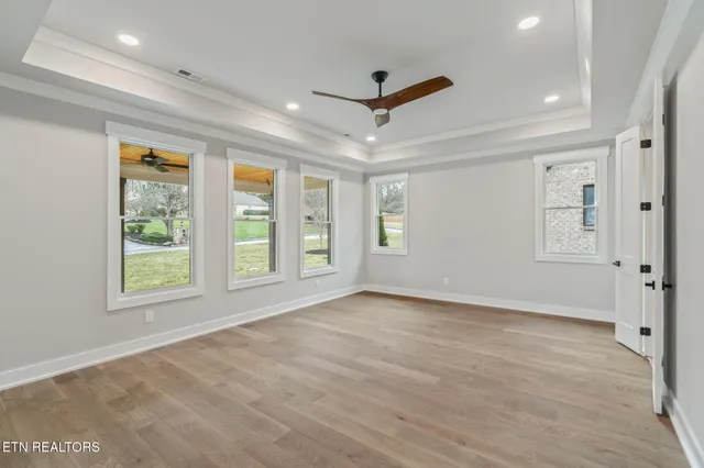 $750,000 | 204 Goldcrest Drive, Vonore, TN 37885