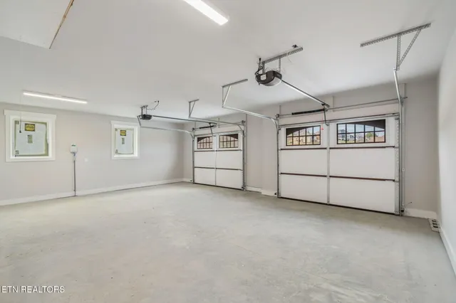 $750,000 | 204 Goldcrest Drive, Vonore, TN 37885