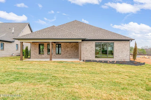 $750,000 | 204 Goldcrest Drive, Vonore, TN 37885