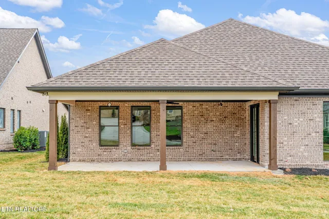 $750,000 | 204 Goldcrest Drive, Vonore, TN 37885