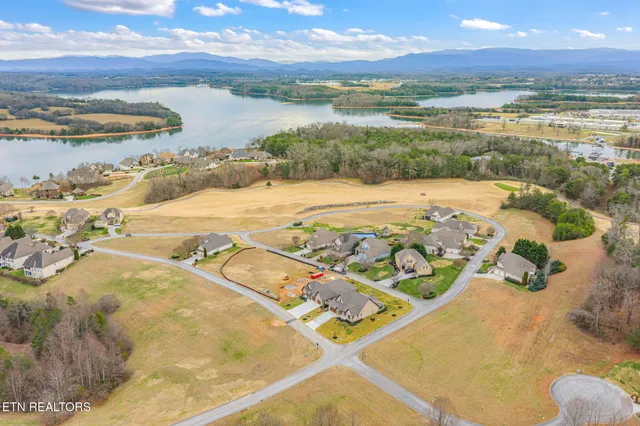 $750,000 | 204 Goldcrest Drive, Vonore, TN 37885