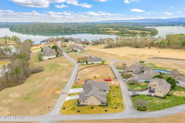 $750,000 | 204 Goldcrest Drive, Vonore, TN 37885
