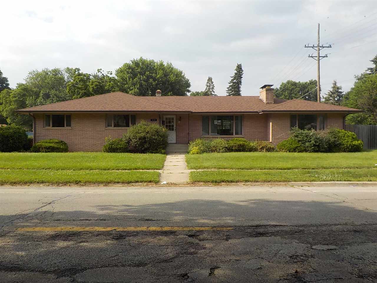 2119 Halsted Road Rockford, IL 61103 - Photo 1 of 16 Gallery Image 1