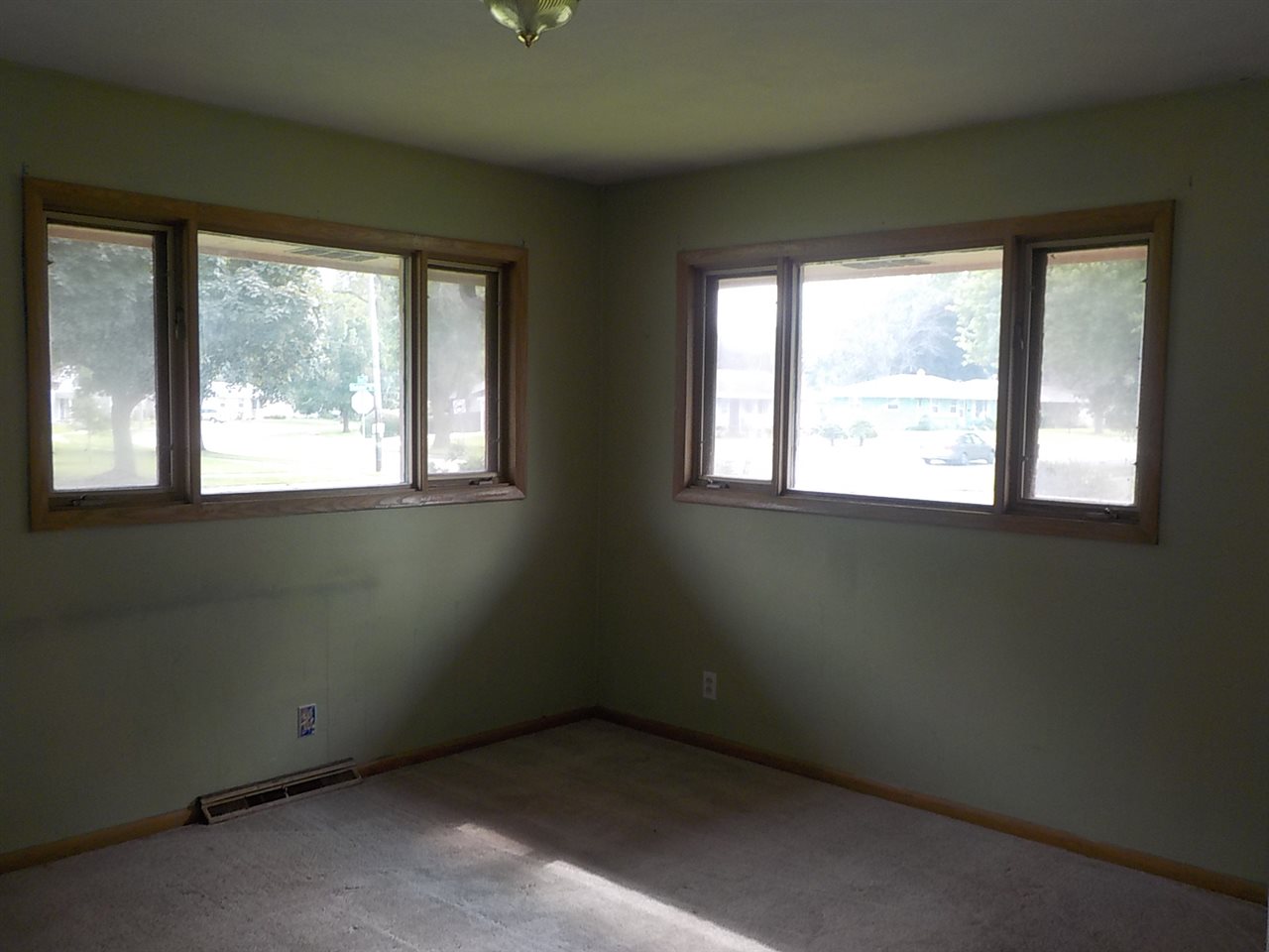 2119 Halsted Road Rockford, IL 61103 - Photo 9 of 16 Gallery Image 9