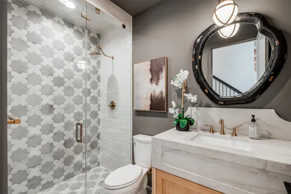 $2,599,900 | 1002 East 6 1/2 Street, Houston, TX 77009